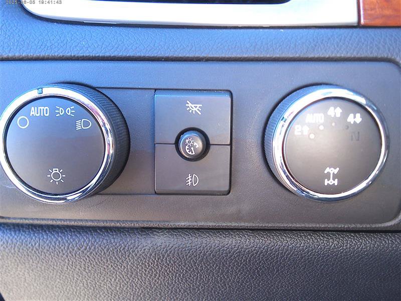 Used 2007 Chevrolet Avalanche LT AWD/4WD image 14