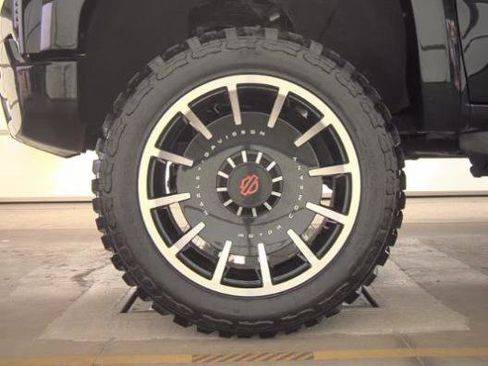 Used 2023 GMC Sierra 1500 AT4 w/ AT4 Premium Package image 4