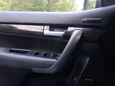 Used 2014 Kia Sorento SX w/ 3rd Row Package FWD image 28