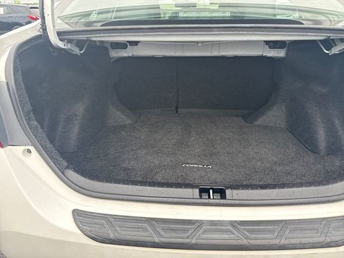 Used 2014 Toyota Corolla S FWD image 25