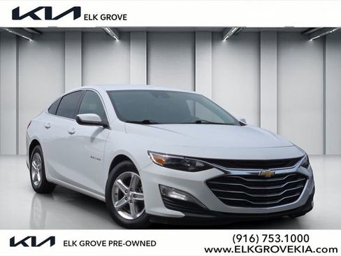 Used 2022 Chevrolet Malibu LS w/ Driver Confidence Package II image 1