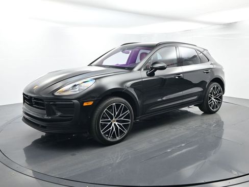 Used 2025 Porsche Macan image 1