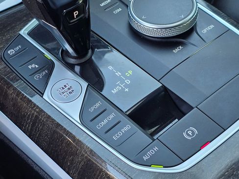 Used 2020 BMW 330i Sedan w/ Convenience Package image 40