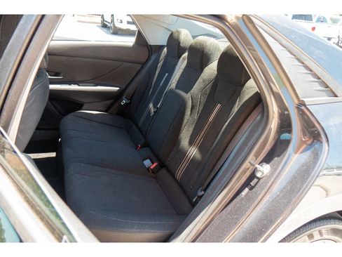 Used 2023 Hyundai Elantra SEL FWD image 18
