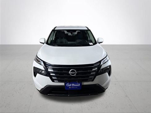 Used 2024 Nissan Rogue SV AWD/4WD image 3