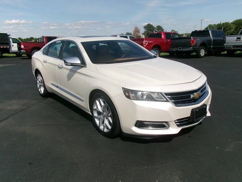 Used 2014 Chevrolet Impala LTZ FWD image 3