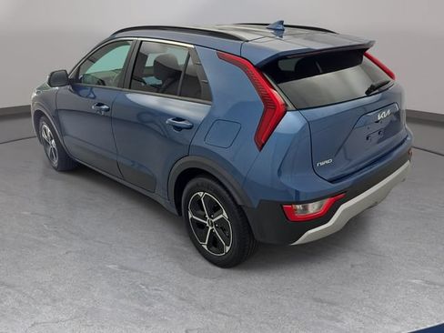 Used 2023 Kia Niro EX FWD image 7