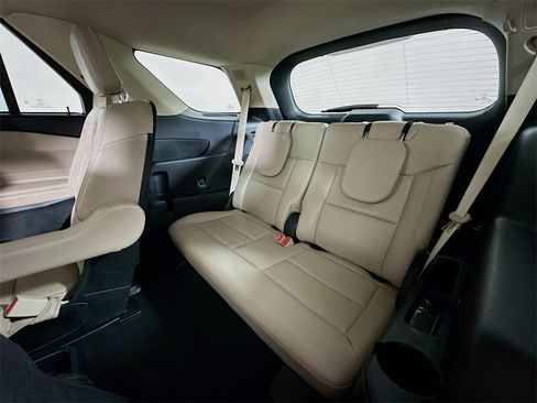 Used 2021 Ford Explorer Limited w/ Equipment Group 301A image 28