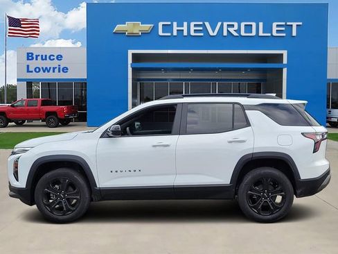 New 2026 Chevrolet Equinox LT w/ Convenience Package II image 2