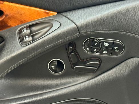 Used 2009 Mercedes-Benz SL 550 image 17