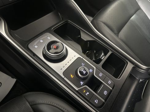 Used 2023 Kia Sorento EX image 21
