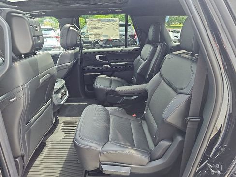 New 2026 Ford Expedition Max Platinum AWD/4WD image 12
