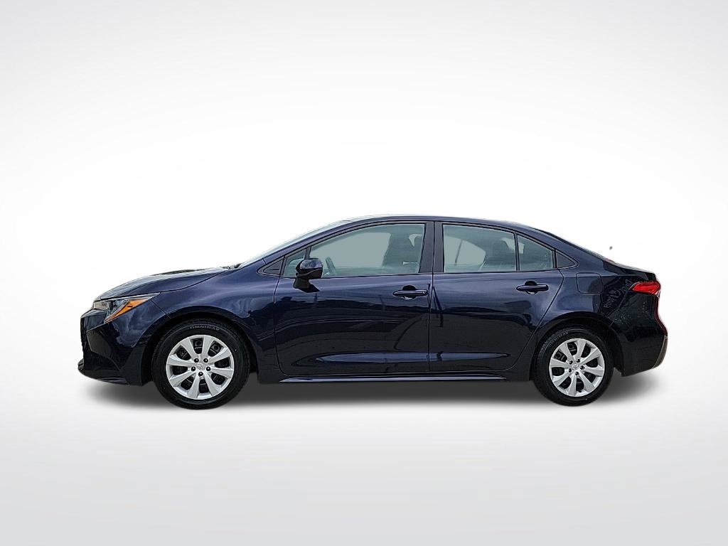 Used 2024 Toyota Corolla LE FWD image 2