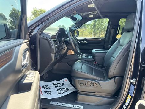 Used 2024 Chevrolet Tahoe High Country AWD/4WD image 13