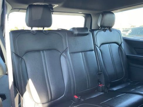 Used 2024 Jeep Wagoneer 4WD image 28