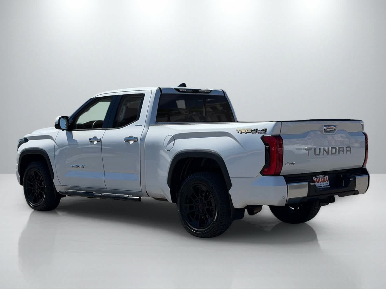 Used 2022 Toyota Tundra Limited w/ TRD Off-Road Package AWD/4WD image 4