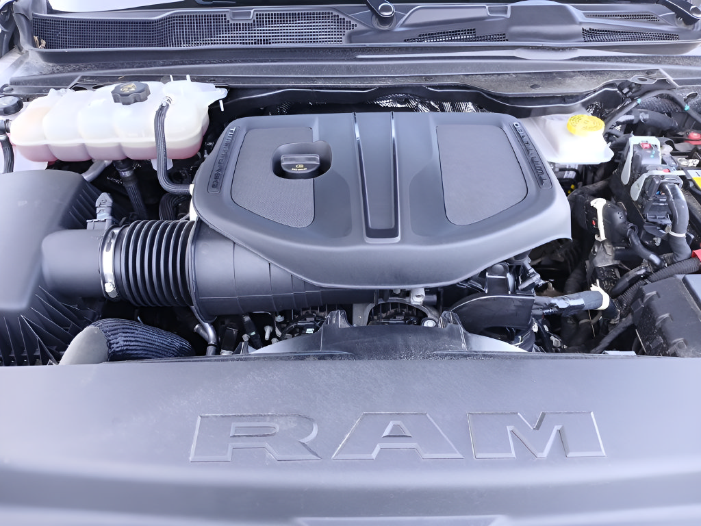 Used 2026 RAM 1500 Laramie AWD/4WD image 27