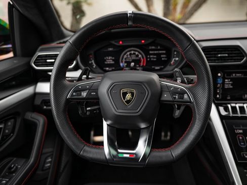 Used 2020 Lamborghini Urus image 34