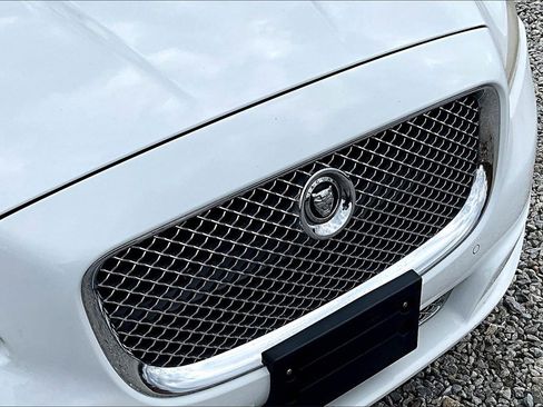 Used 2012 Jaguar XJ image 26