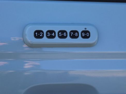 Used 2023 Ford Bronco Badlands w/ Sasquatch Package AWD/4WD image 4