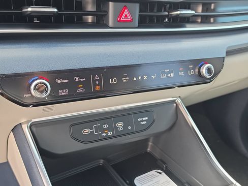 New 2027 Kia Carnival SX FWD image 26
