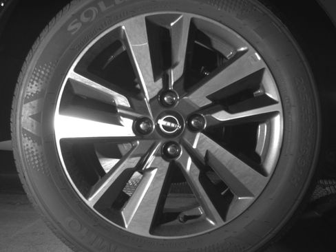 Used 2025 Nissan Versa SV FWD image 15