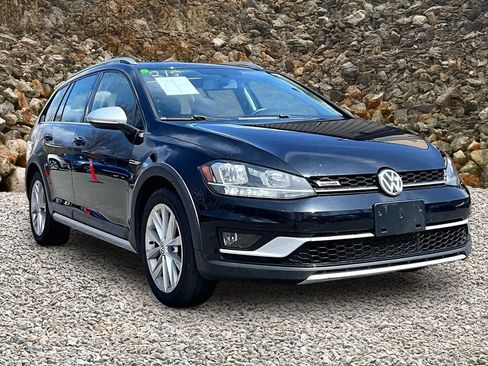 Used 2018 Volkswagen Golf Alltrack SE image 9