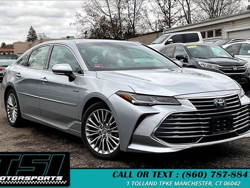 Used 2019 Toyota Avalon Limited image 1