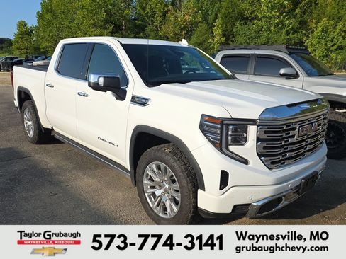 Used 2022 GMC Sierra 1500 Denali w/ Technology Package AWD/4WD image 1