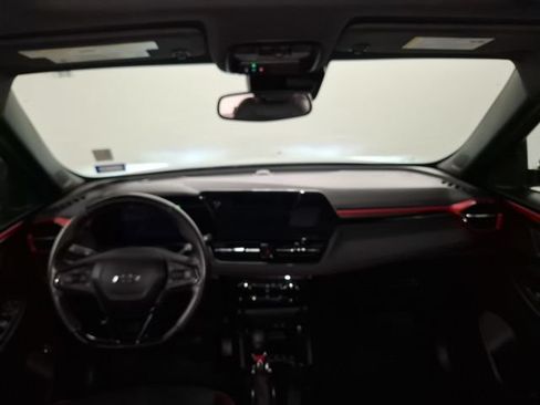 Used 2024 Chevrolet TrailBlazer RS w/ Convenience Package FWD image 12