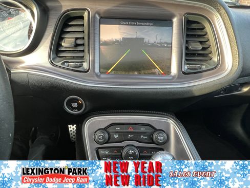 Used 2016 Dodge Challenger R/T image 20