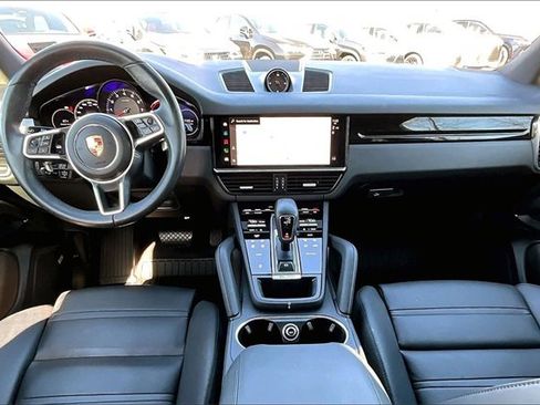 Used 2022 Porsche Cayenne image 7