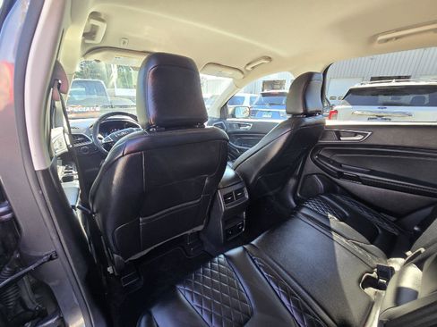 Used 2023 Ford Edge Titanium image 11