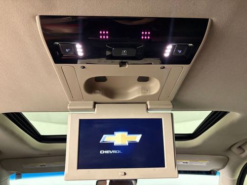 Used 2017 Chevrolet Suburban Premier AWD/4WD image 50