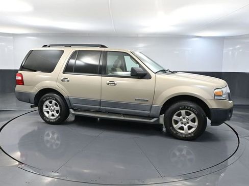 Used 2007 Ford Expedition XLT image 3