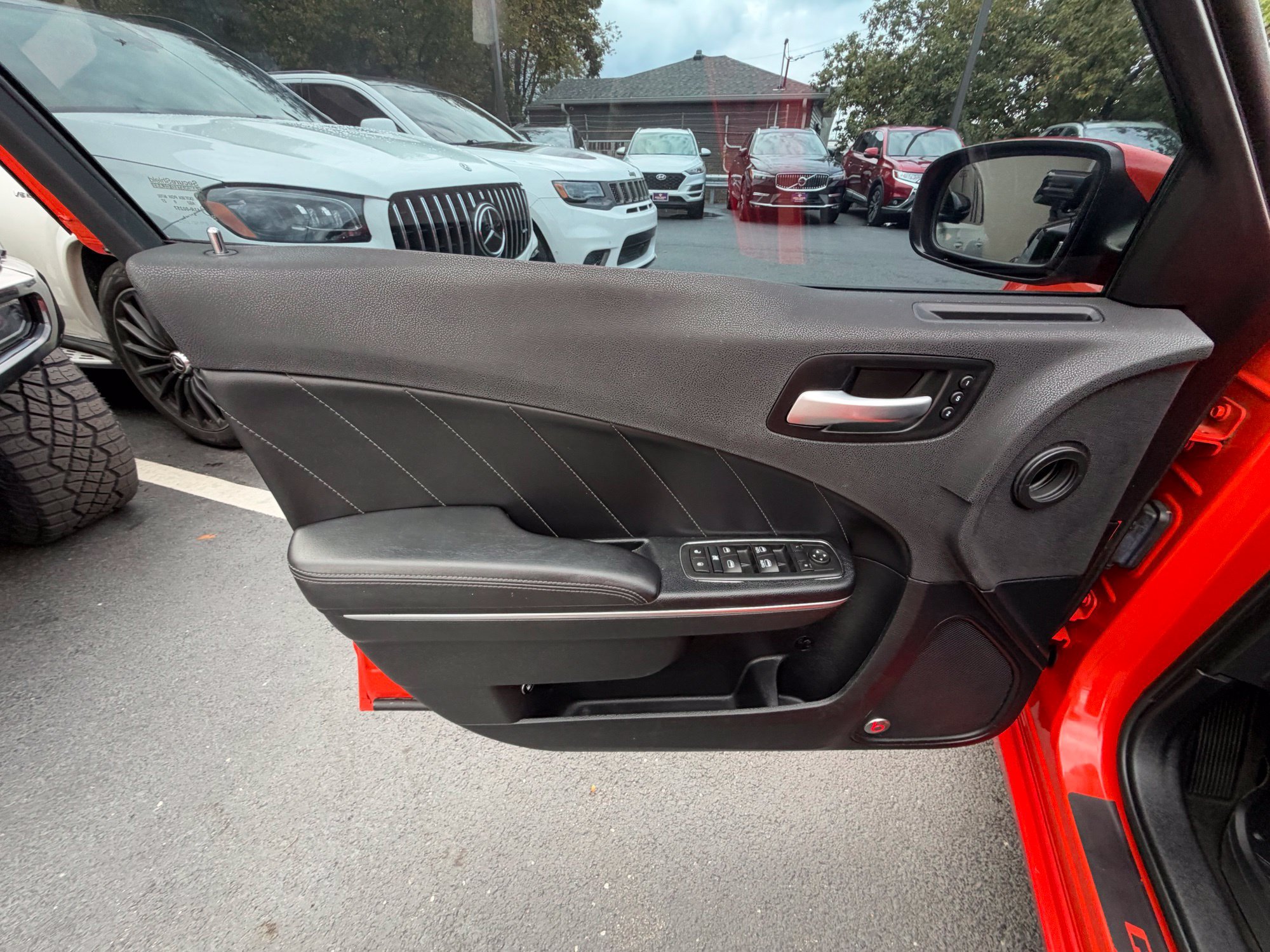 Used 2017 Dodge Charger SXT w/ AWD Plus Group image 14