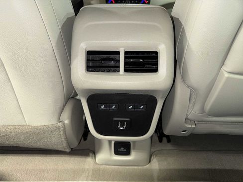 Used 2022 GMC Terrain Denali w/ Denali Premium Package AWD/4WD image 29