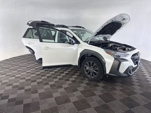 Used 2025 Subaru Outback Onyx Edition AWD/4WD image 15