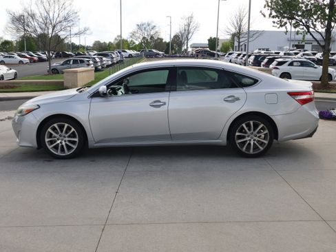 Used 2013 Toyota Avalon Limited image 6