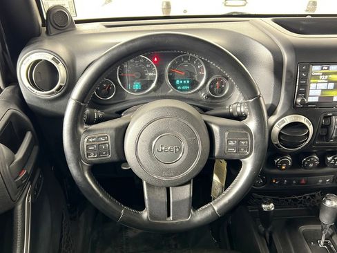 Used 2013 Jeep Wrangler Unlimited Sahara w/ Connectivity Group image 7