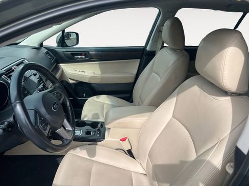 Used 2017 Subaru Outback 2.5i Limited image 9