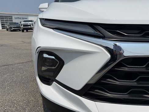 Used 2023 Chevrolet Blazer LT w/ Driver Confidence Package image 9