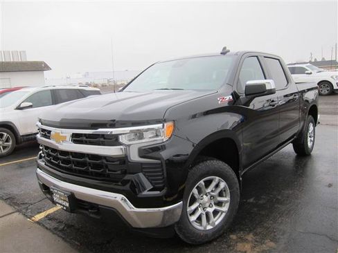 Used 2024 Chevrolet Silverado 1500 LT w/ Z71 Off-Road Package image 9