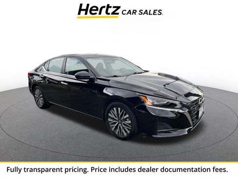 Used 2025 Nissan Altima 2.5 SV FWD image 1