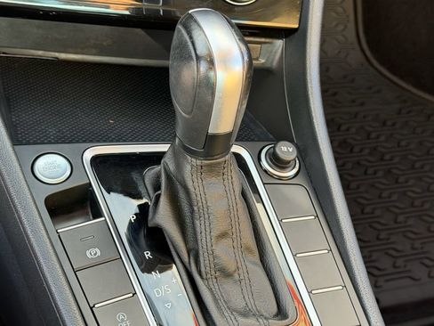 Used 2020 Volkswagen Jetta SE FWD image 21