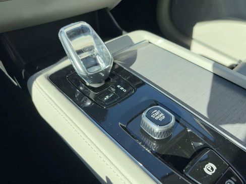 New 2026 Volvo XC90 B6 Ultra w/ Protection Package image 17