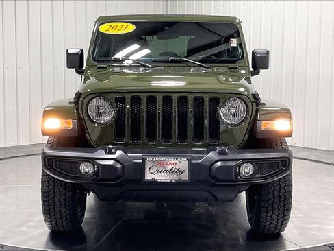 Used 2021 Jeep Wrangler Unlimited Sahara AWD/4WD image 2