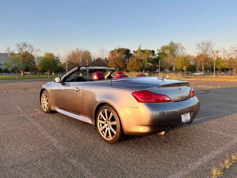 Used 2010 INFINITI G37 Anniversary Edition RWD image 8