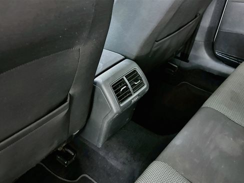 Used 2016 Volkswagen Golf S FWD image 27