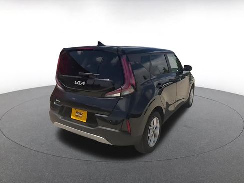 Used 2025 Kia Soul LX w/ LX Technology Package FWD image 14